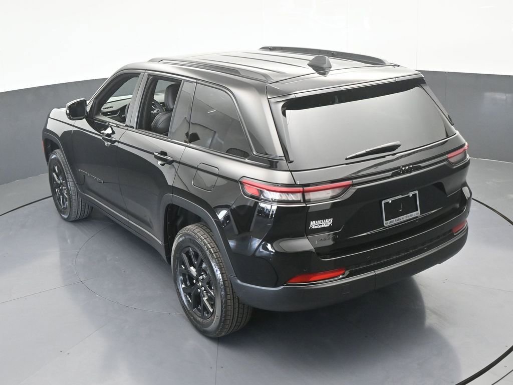 New 2025 Jeep Grand Cherokee Laredo image 41