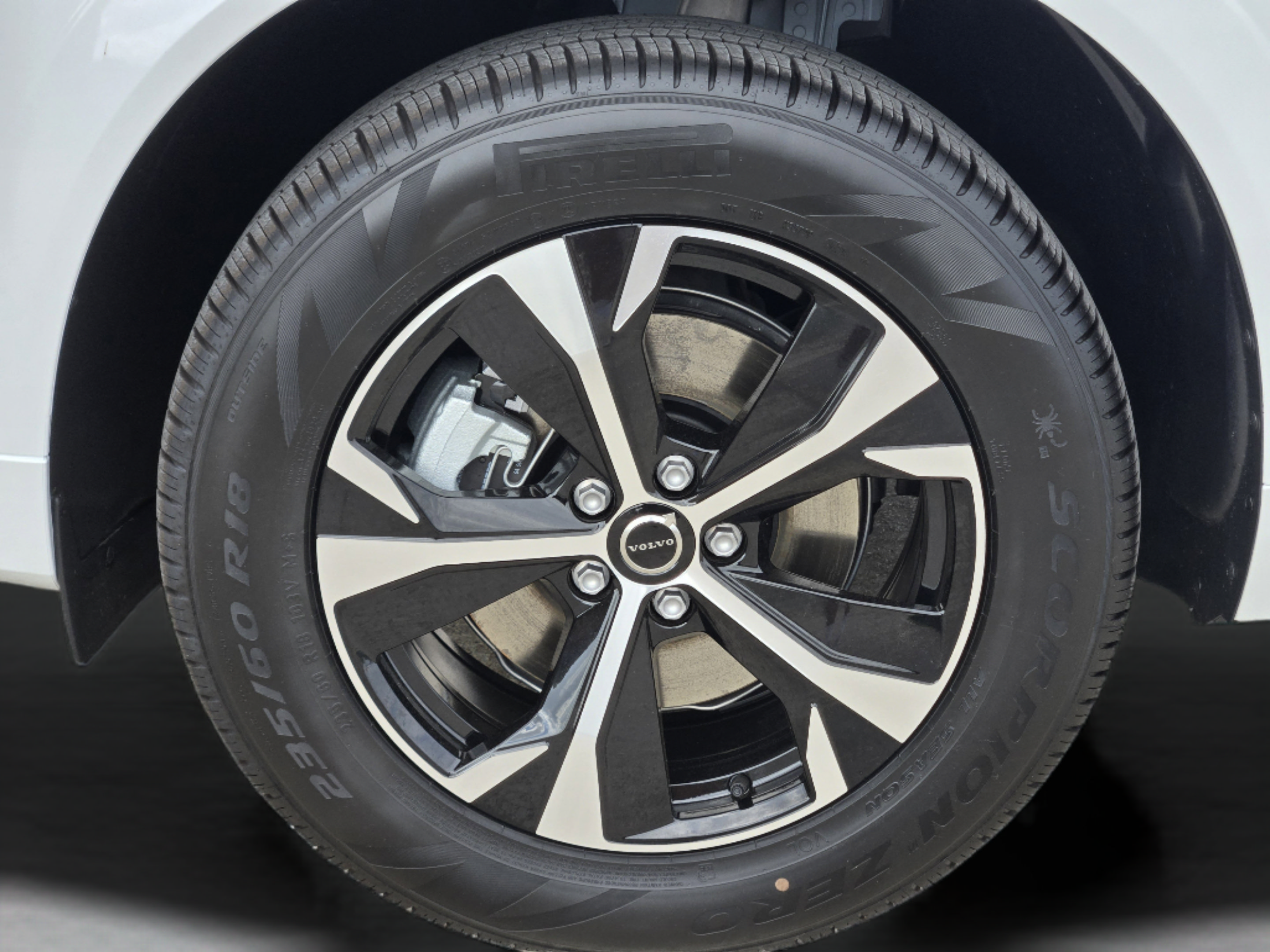 New 2026 Volvo XC60 B5 Core AWD/4WD image 31