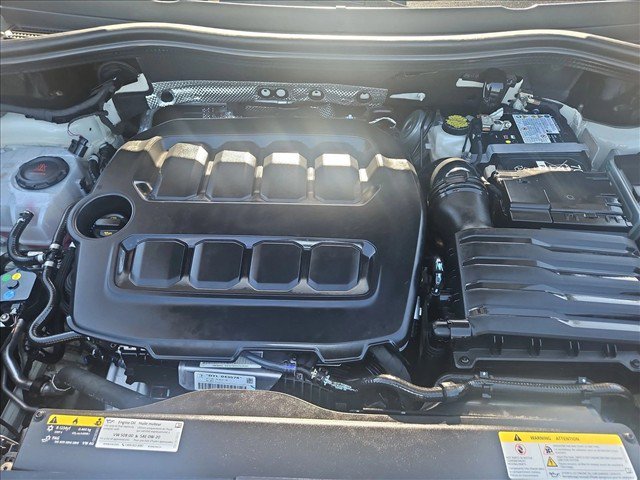 Used 2025 Volkswagen Tiguan SEL R-Line AWD/4WD image 23