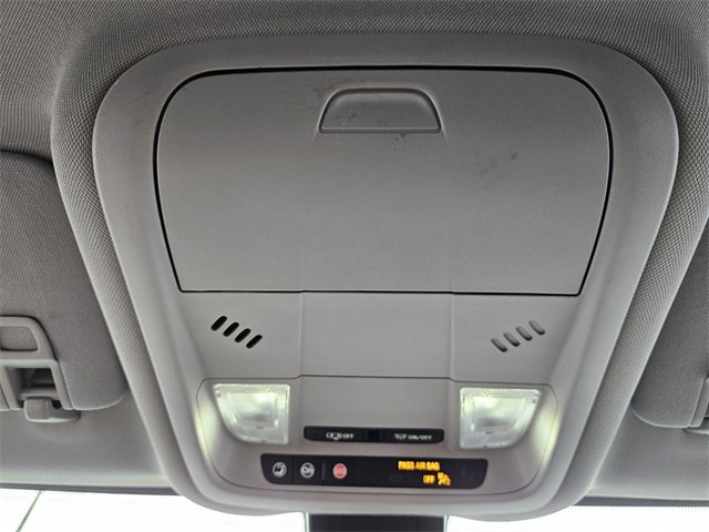 Used 2022 Chevrolet Equinox LT w/ Driver Convenience Package image 23