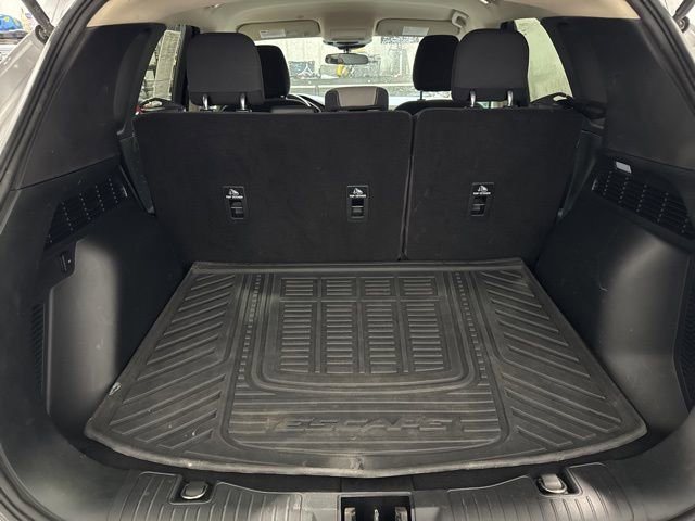 Used 2020 Ford Escape SE image 6