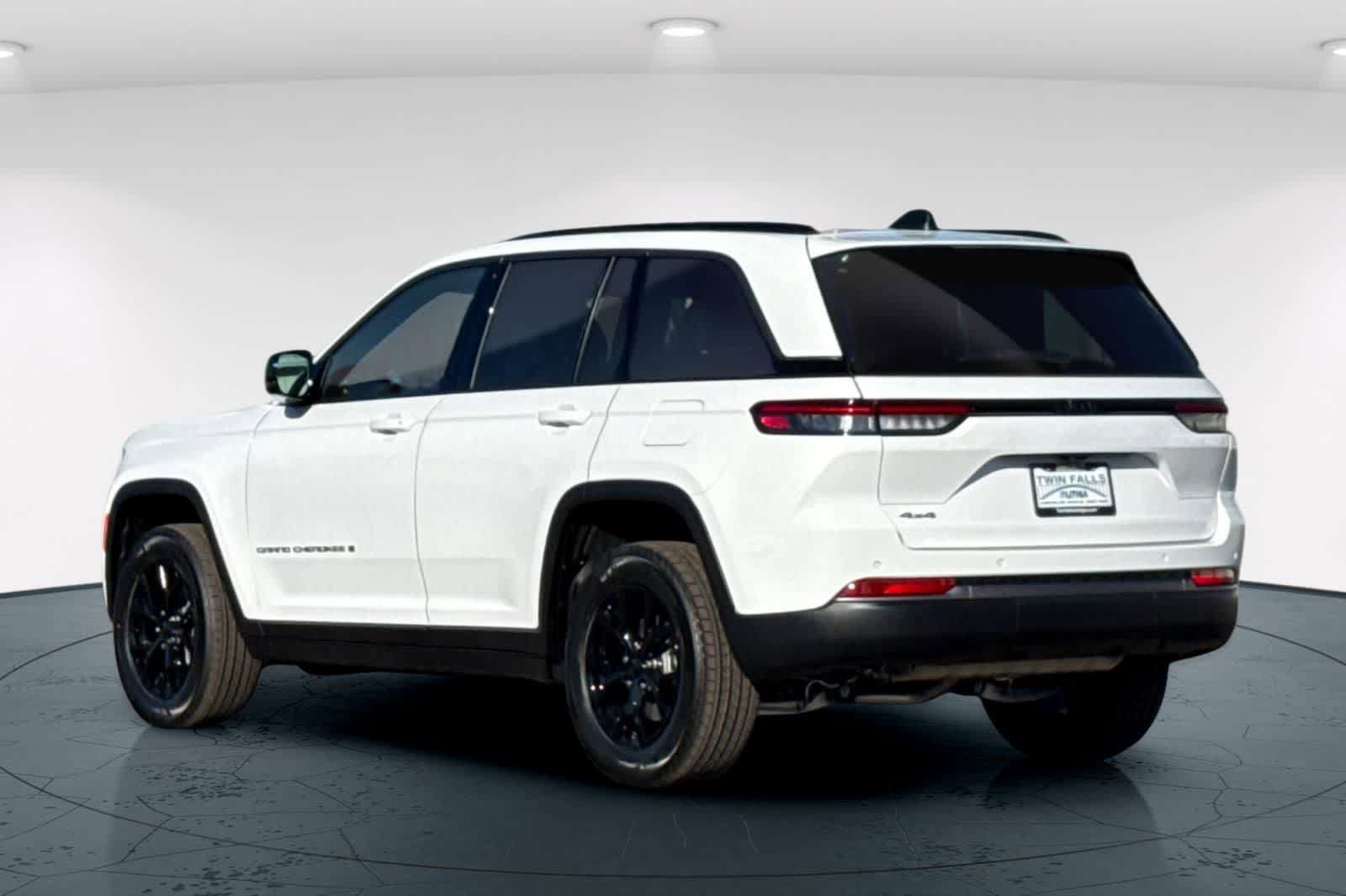 New 2026 Jeep Grand Cherokee Altitude AWD/4WD image 8