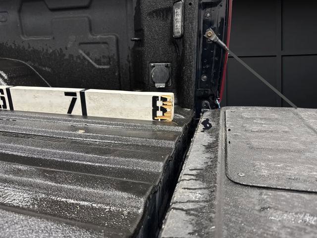 Used 2022 Chevrolet Silverado 2500 LTZ w/ LTZ Plus Package image 15