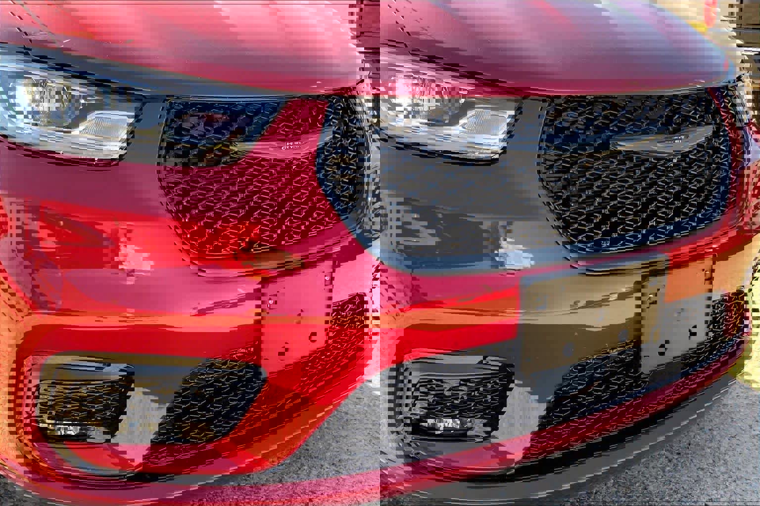 Used 2025 Chrysler Pacifica Limited image 27