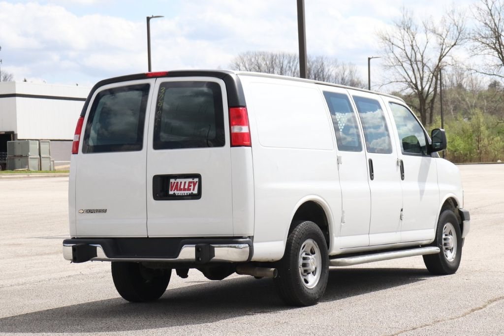 Used 2024 Chevrolet Express 2500 w/ Driver Convenience Package RWD image 9