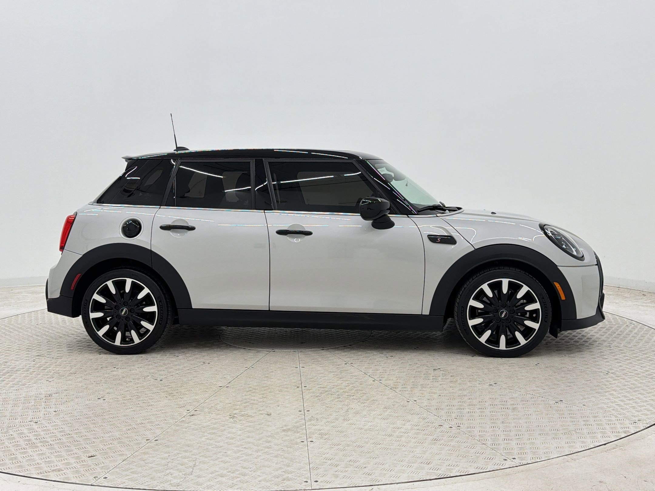 Used 2022 MINI Cooper S image 8