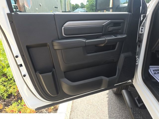 Used 2025 RAM 5500 Tradesman image 10