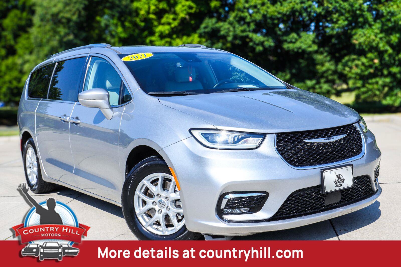 Used 2021 Chrysler Pacifica Touring-L FWD image 1