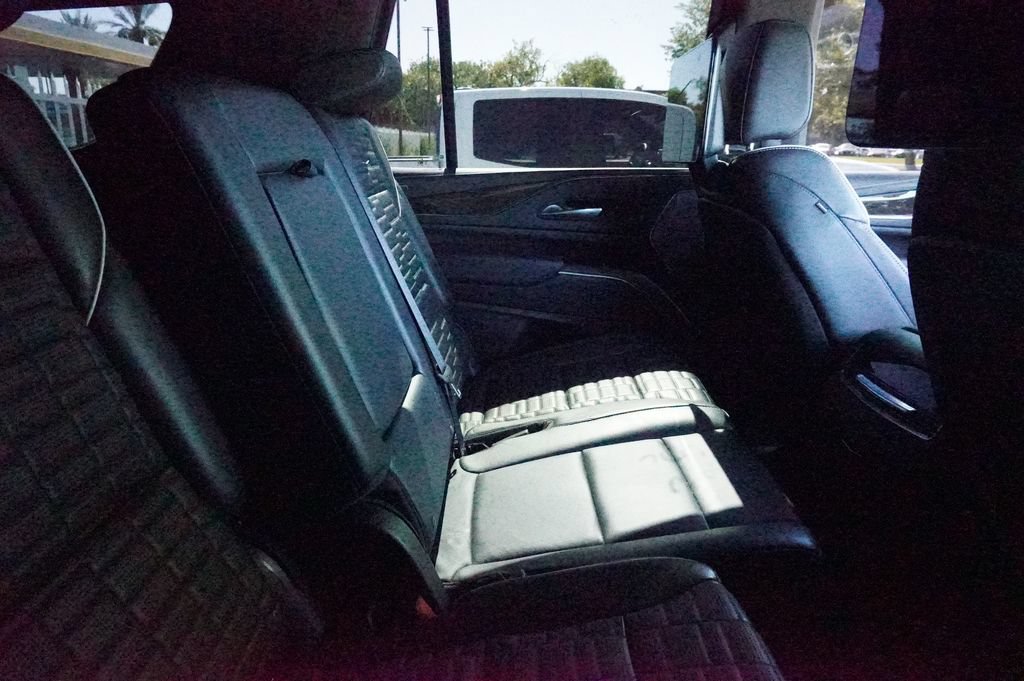 Certified 2024 Cadillac Escalade Sport Platinum w/ LPO, ONYX Package AWD/4WD image 8