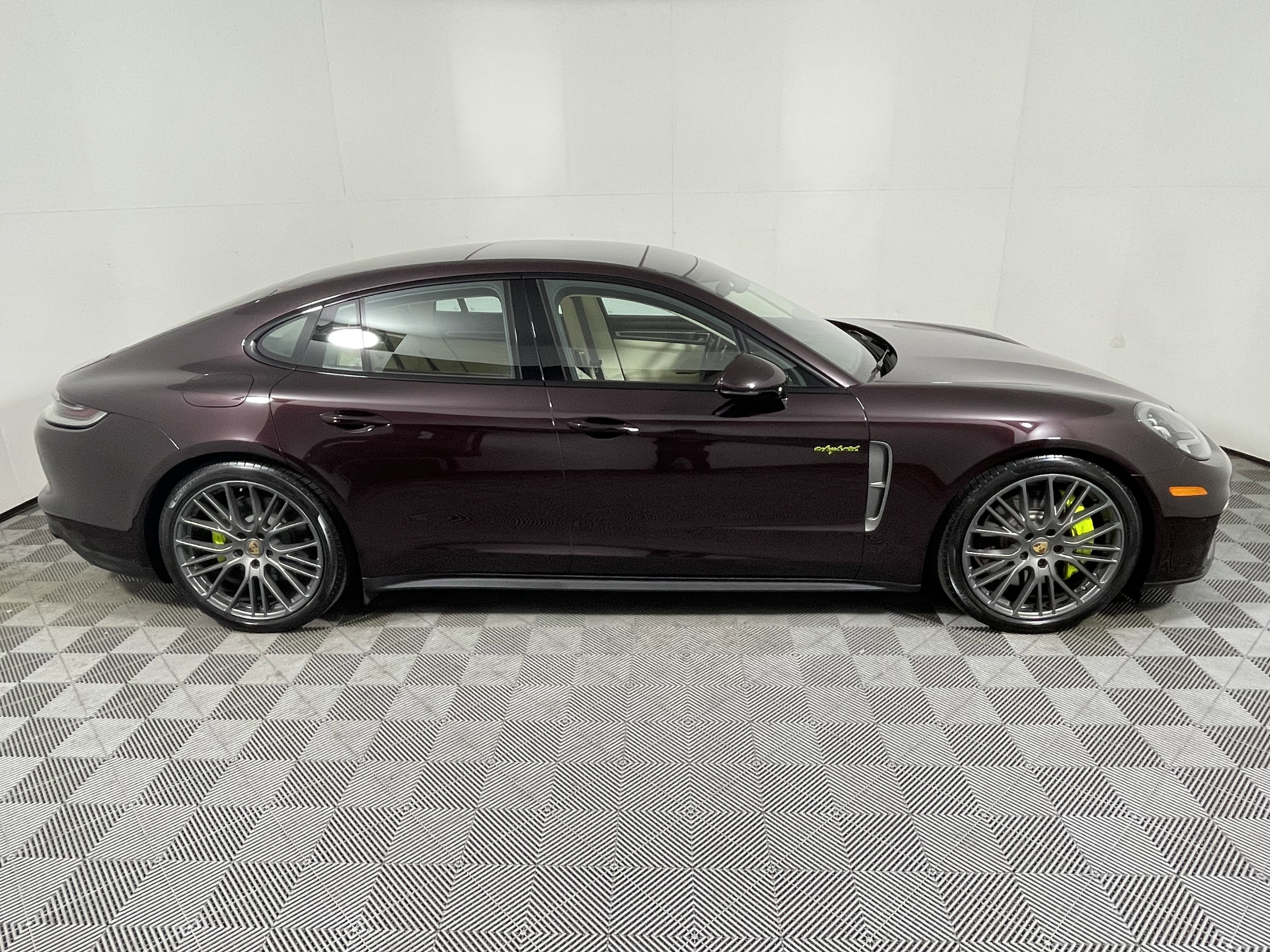 Certified 2023 Porsche Panamera 4 Platinum Edition w/ Assistance Package image 8