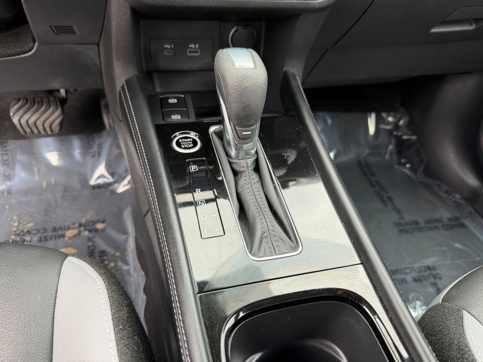 Used 2023 Nissan Kicks SR w/ SR Premium Package image 18