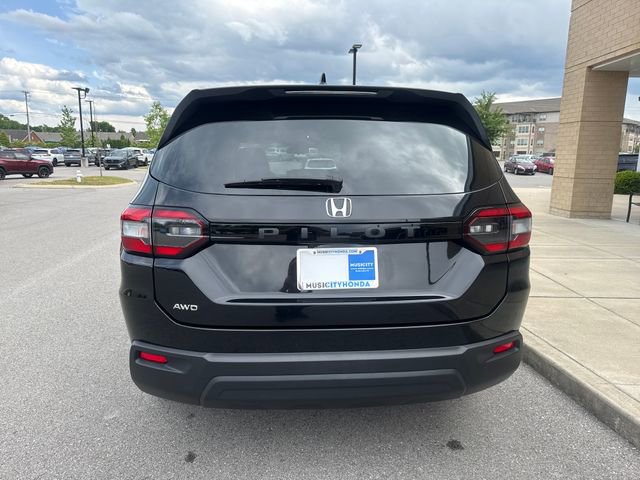 Certified 2023 Honda Pilot LX image 3