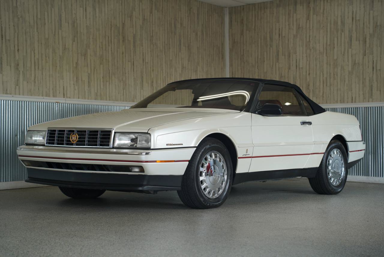 Used 1993 Cadillac Allante FWD image 4