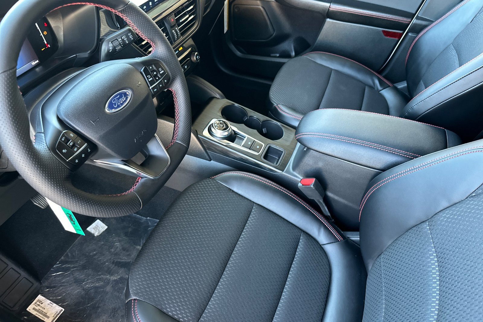 New 2025 Ford Escape ST-Line w/ Equipment Group 301A image 10