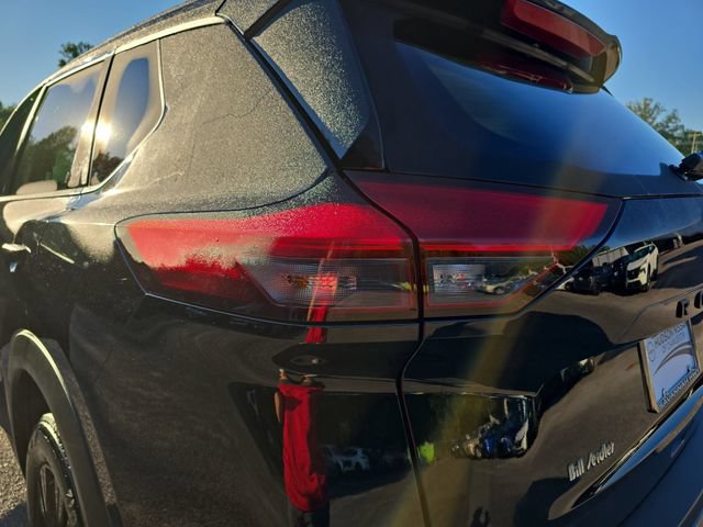 Used 2023 Nissan Rogue SV w/ SV Premium B Package FWD image 39