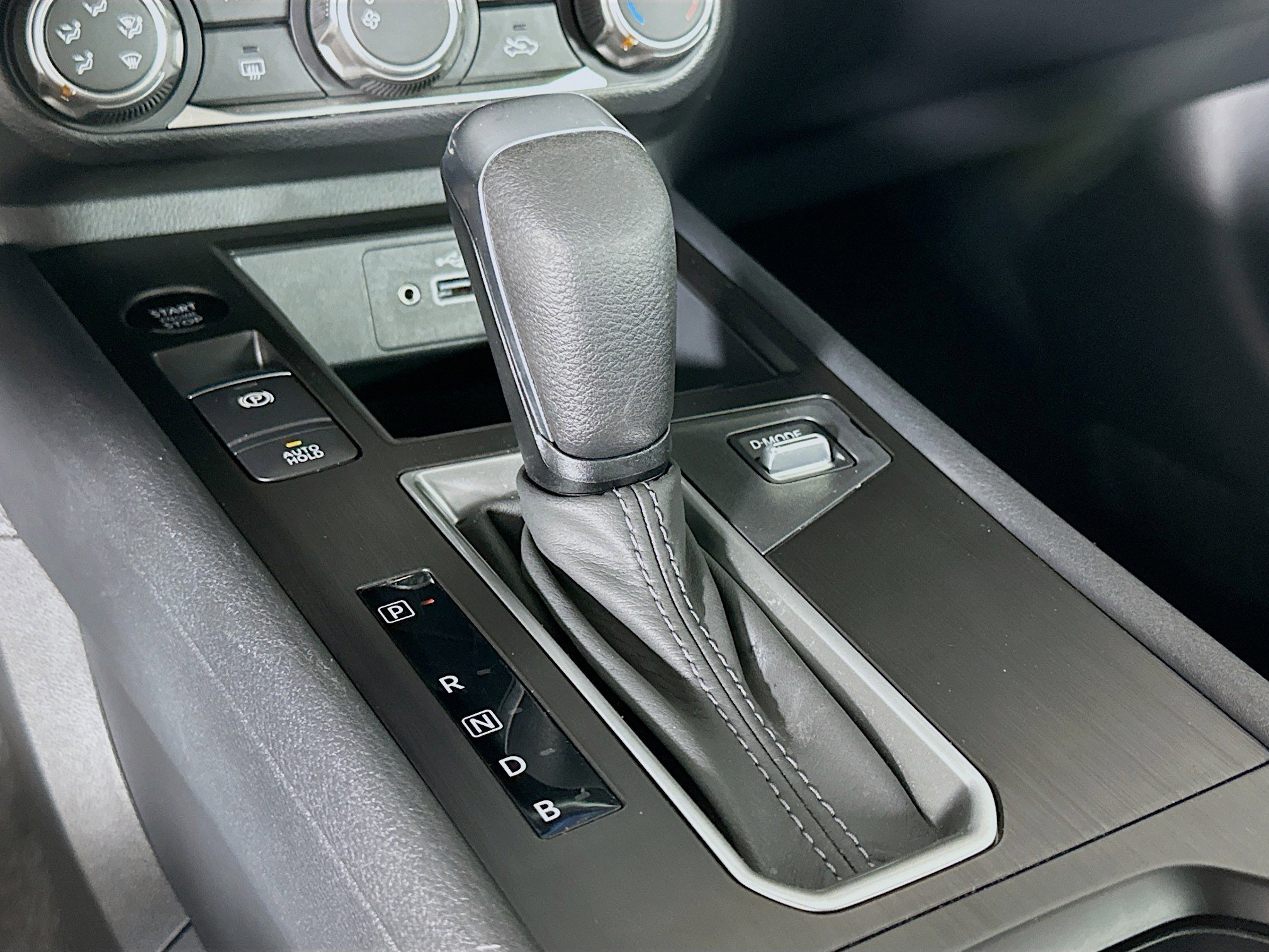 Used 2025 Nissan Kicks S image 23