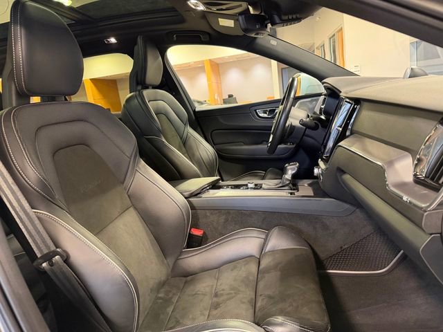 Used 2018 Volvo XC60 T6 R-Design w/ Convenience Package AWD/4WD image 23