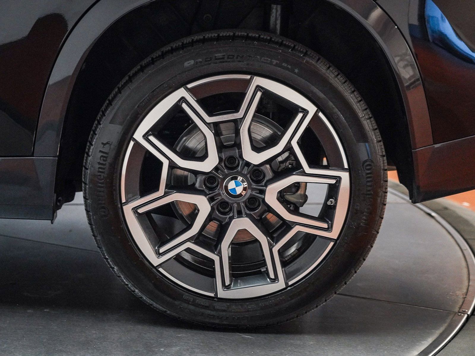 Used 2025 BMW X1 xDrive28i w/ Premium Package image 9