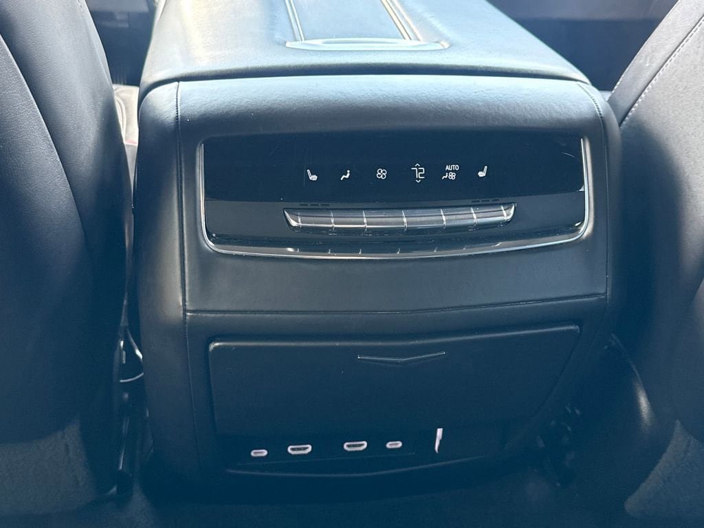 Certified 2023 Cadillac Escalade ESV V AWD/4WD image 13