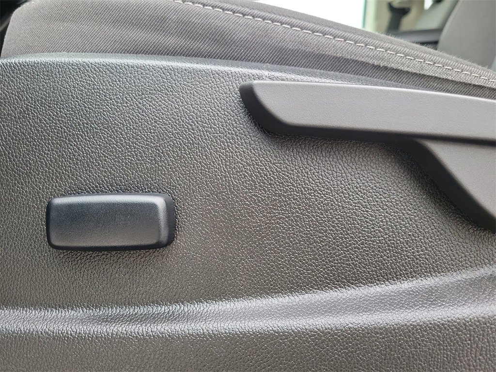 Used 2022 Chevrolet Colorado LT image 18