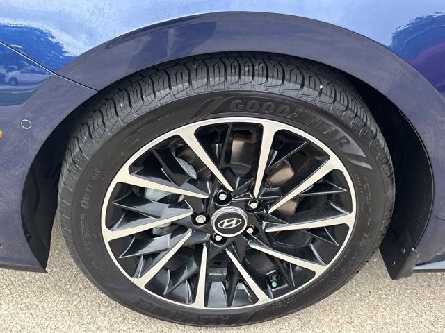 Used 2021 Hyundai Sonata Limited FWD image 11