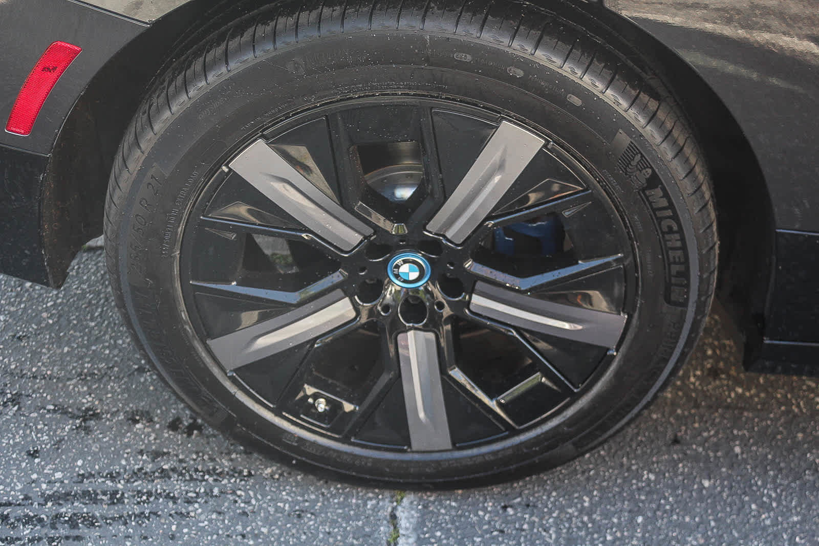 Certified 2023 BMW iX xDrive50 w/ Sport Package image 8