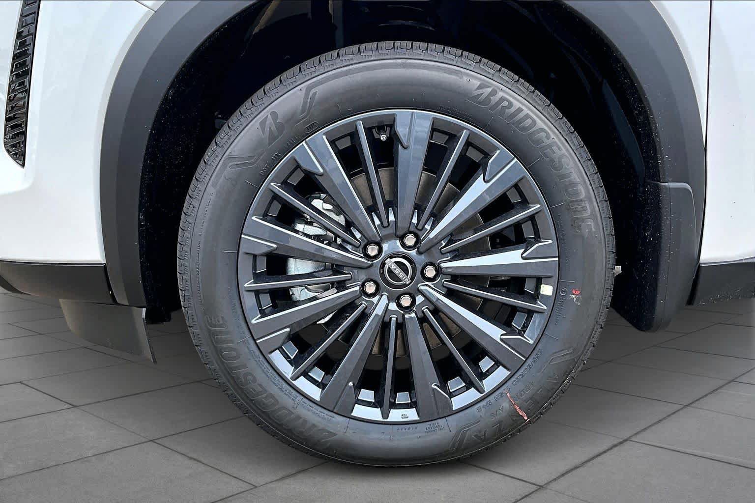 New 2026 Nissan Pathfinder SL w/ SL Premium Package AWD/4WD image 9