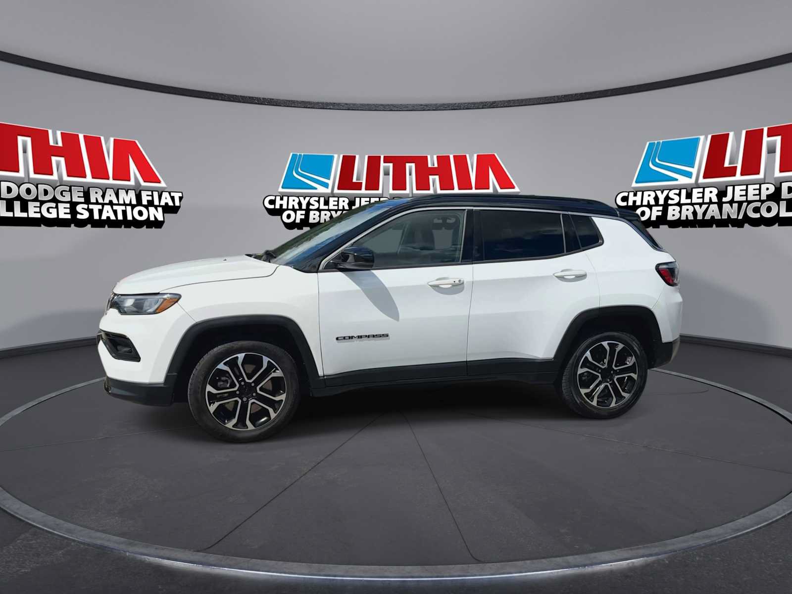 Used 2023 Jeep Compass Limited AWD/4WD image 4