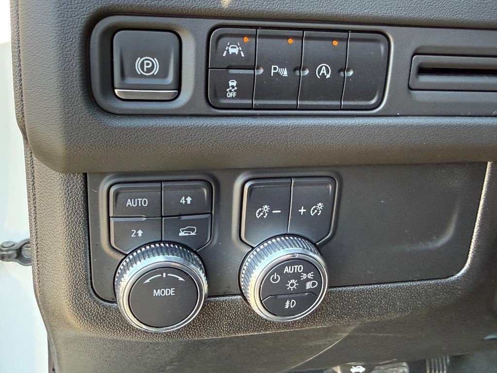 Used 2024 GMC Yukon XL SLT image 21