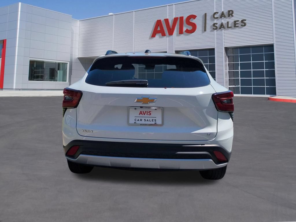 Used 2025 Chevrolet Trax LT w/ LT Convenience Package FWD image 7