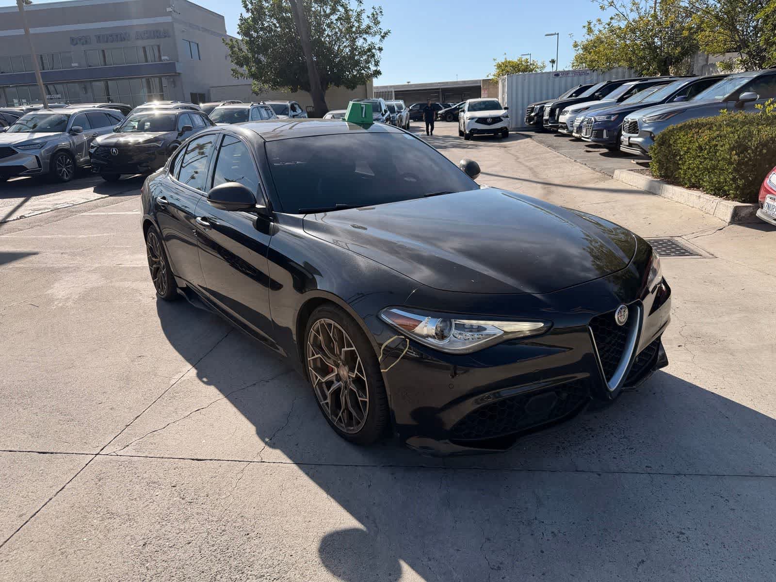 Used 2017 Alfa Romeo Giulia Ti w/ TI 19" Sport Package RWD image 7