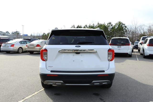 Used 2023 Ford Explorer XLT w/ Equipment Group 202A image 7