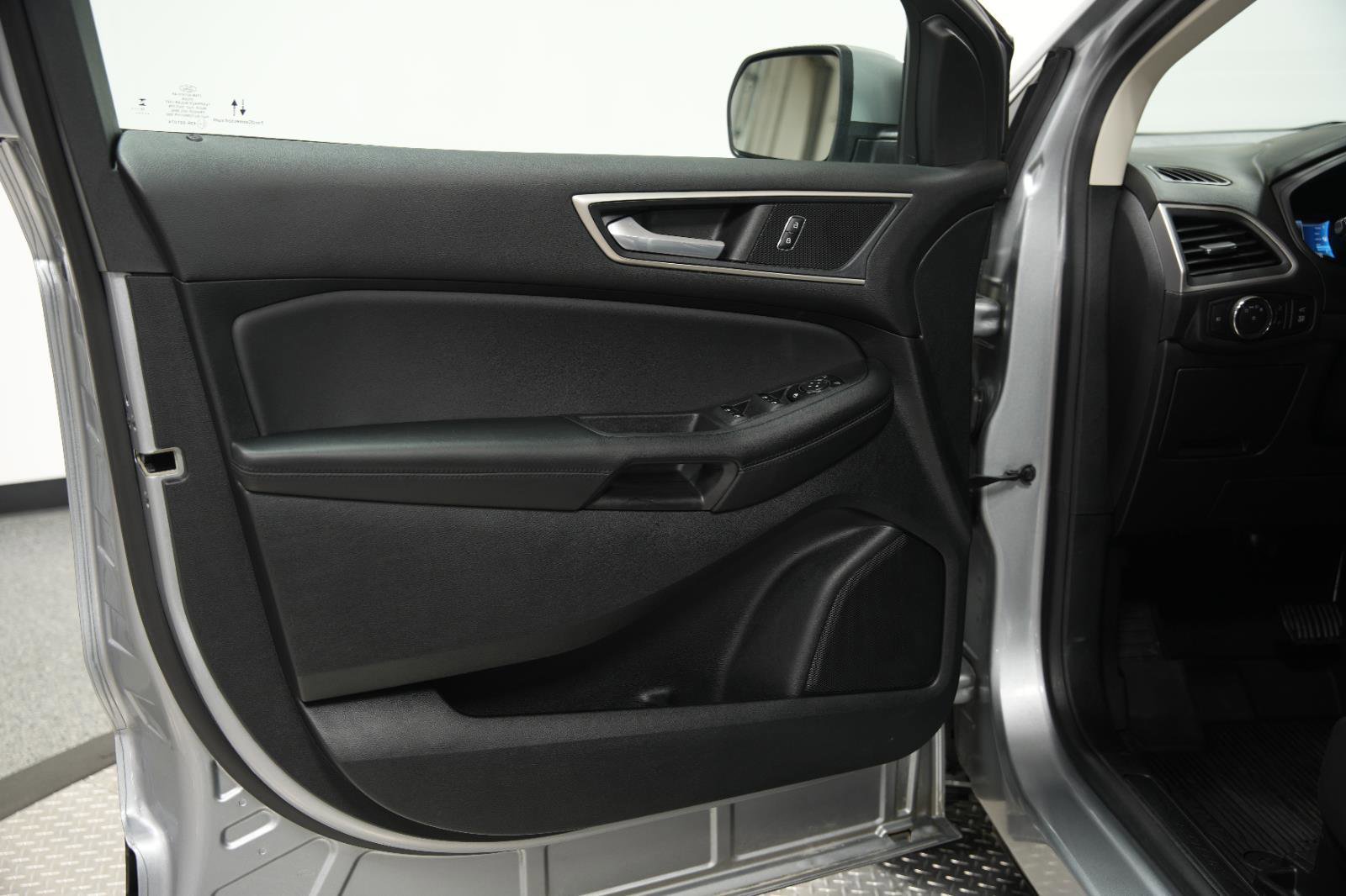 Used 2022 Ford Edge SEL w/ Convenience Package image 22