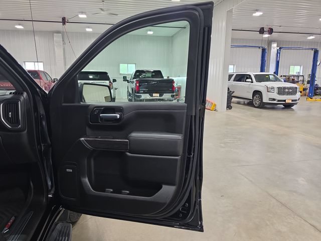 Used 2021 Chevrolet Silverado 1500 LTZ w/ LTZ Premium Package AWD/4WD image 32