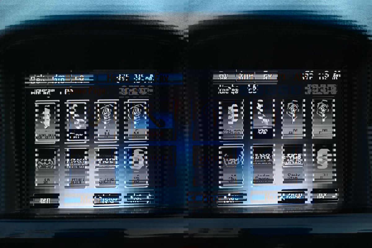 Used 2016 Chevrolet Cruze LT w/ Technology Package image 39