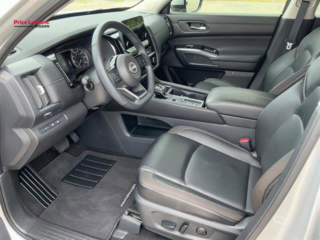 Used 2024 Nissan Pathfinder SL w/ SL Premium Package image 14