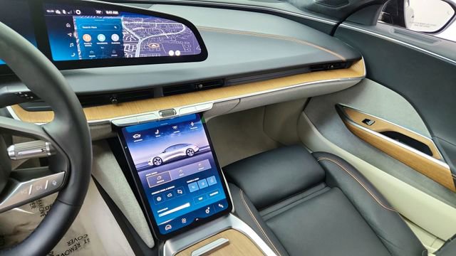 Used 2024 Lucid Air Pure RWD image 46