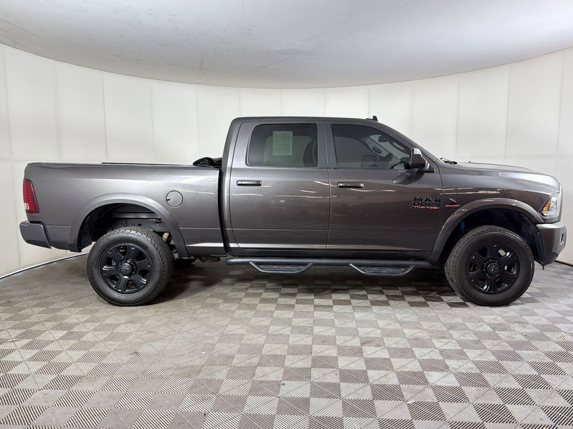 Used 2018 RAM 2500 Laramie w/ Sport Appearance Group AWD/4WD image 8