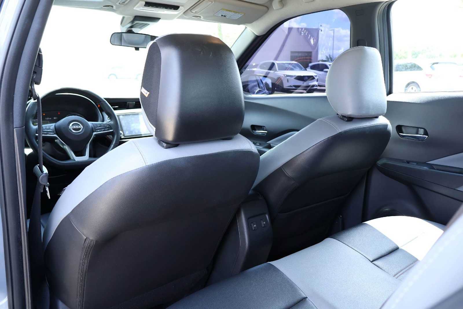 Used 2023 Nissan Kicks SR w/ SR Premium Package FWD image 12
