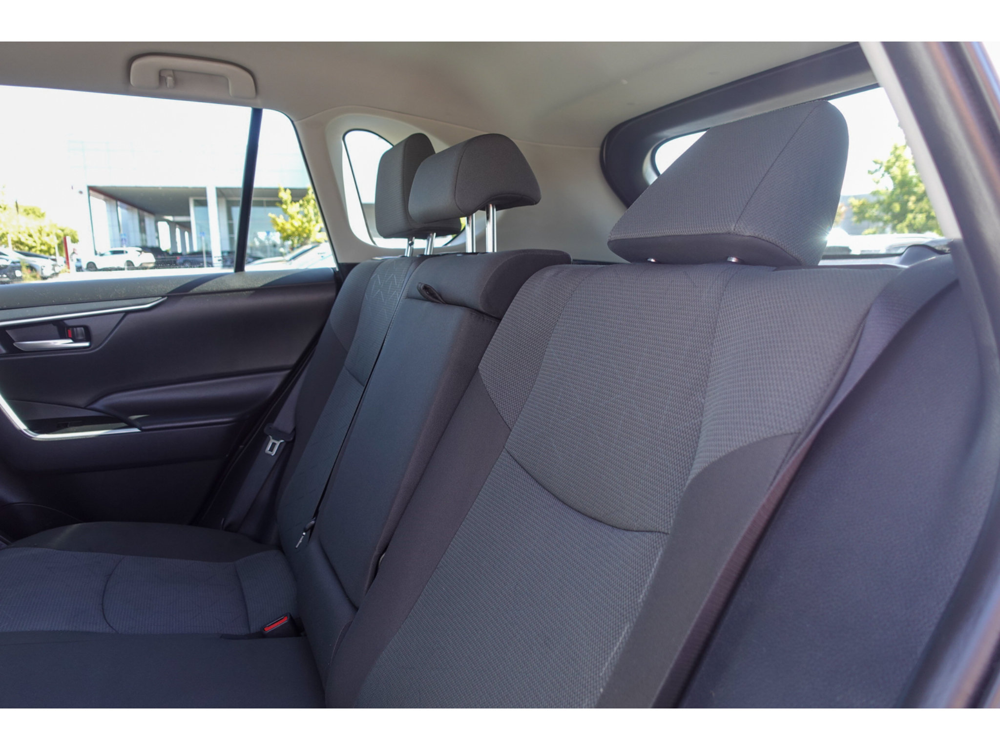 Used 2025 Toyota RAV4 XLE AWD/4WD image 21