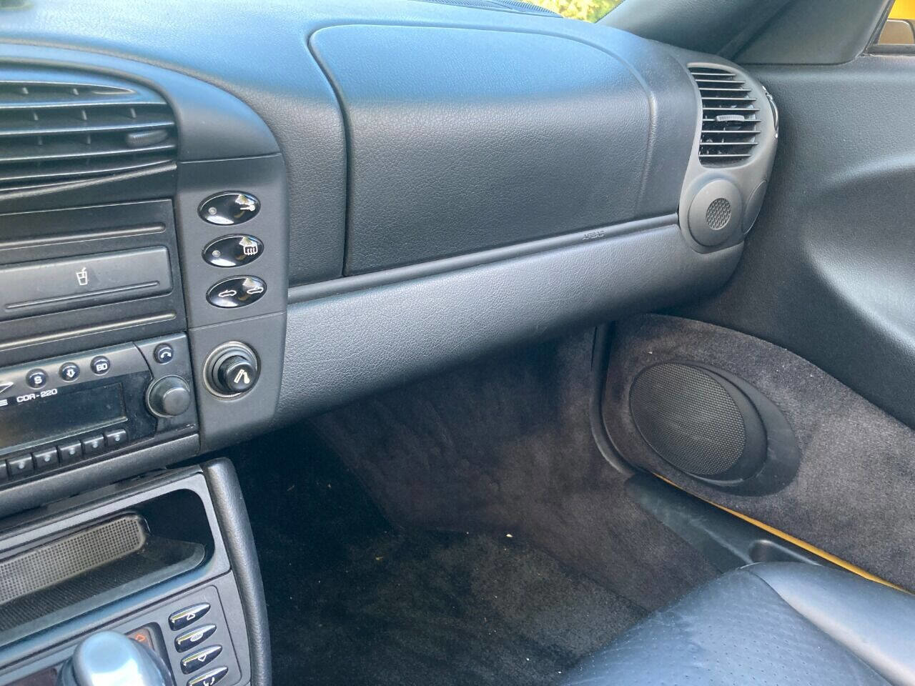 Used 2001 Porsche 911 Carrera 2dr Cabriolet image 21