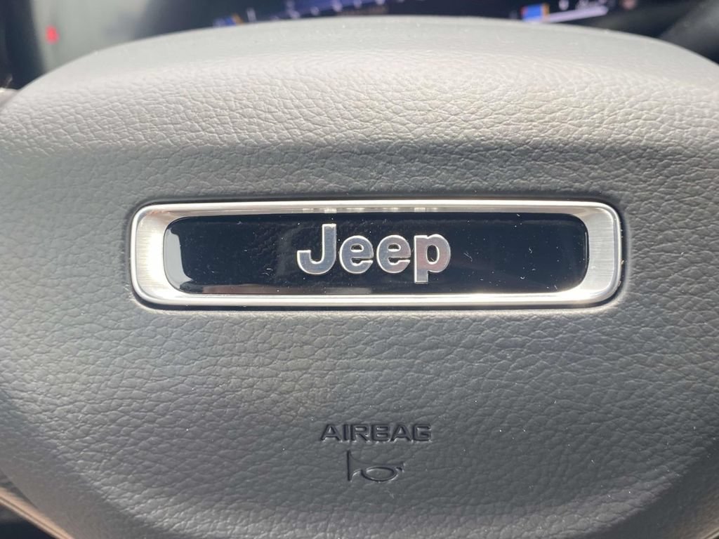 New 2026 Jeep Grand Cherokee L 2WD image 25