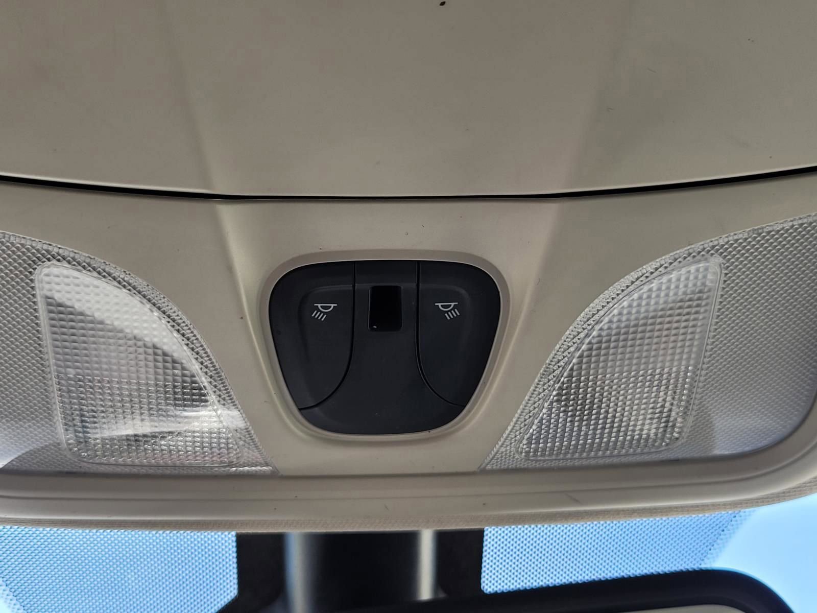Used 2018 Jeep Cherokee Latitude Plus FWD image 28