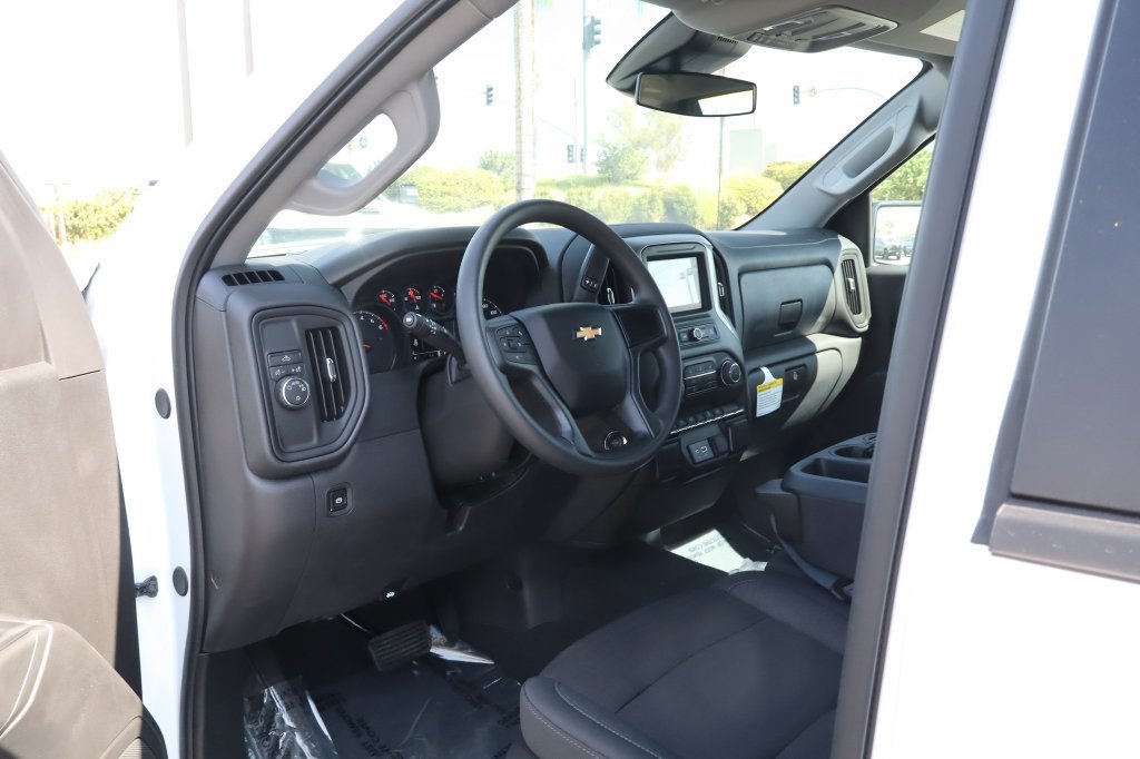 New 2026 Chevrolet Silverado 1500 Custom w/ LPO, Dark Essentials Package RWD image 16
