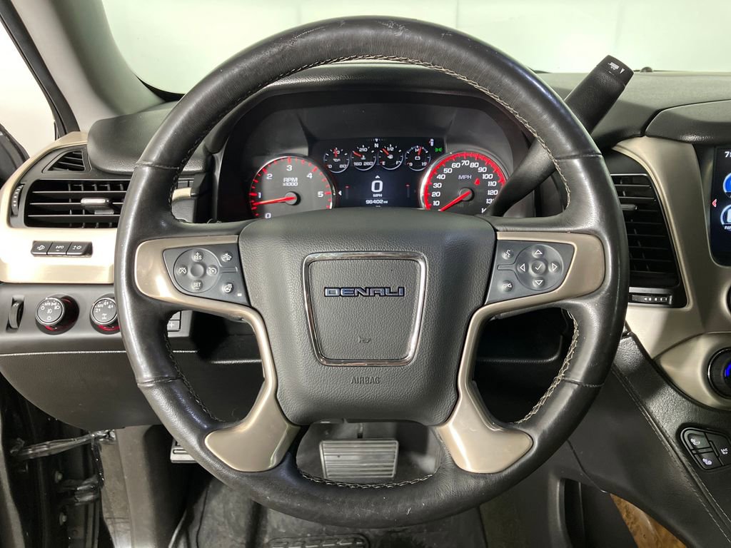 Used 2015 GMC Yukon XL Denali w/ Premium Package image 16