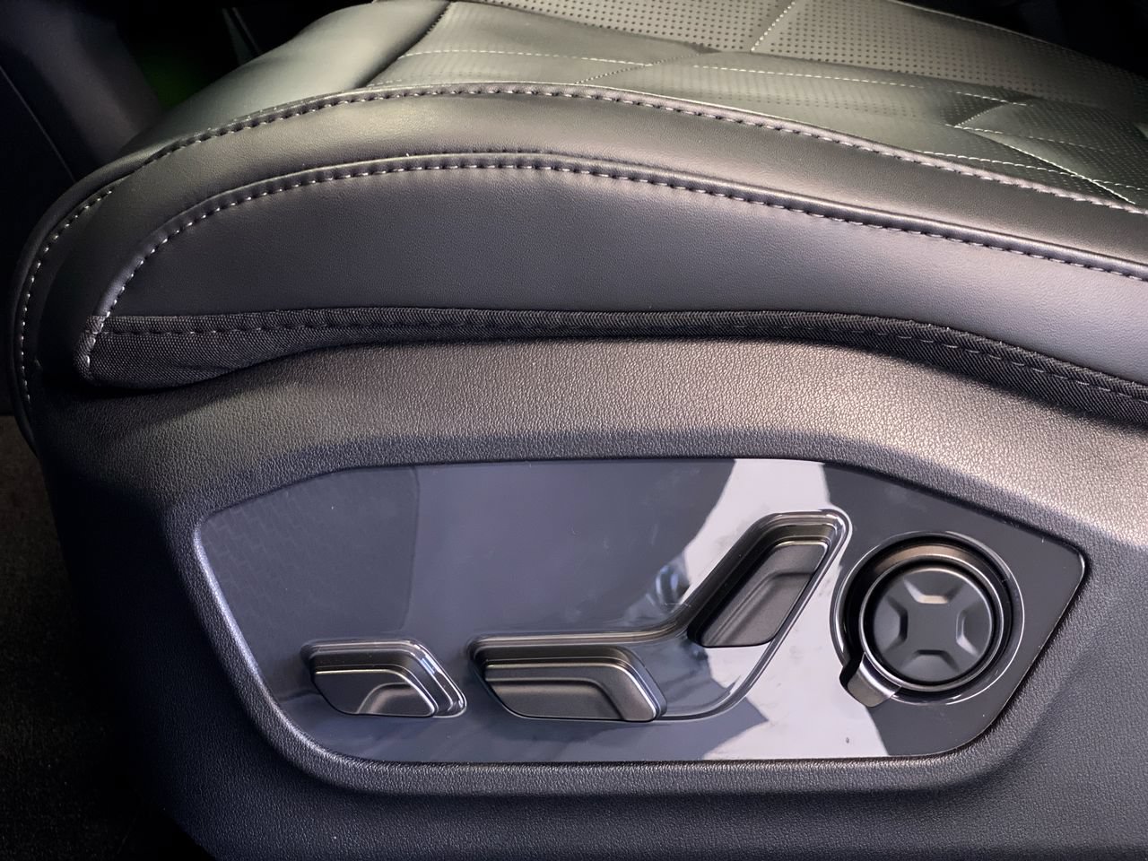 New 2027 Kia Telluride SX Prestige X-Pro AWD/4WD image 17
