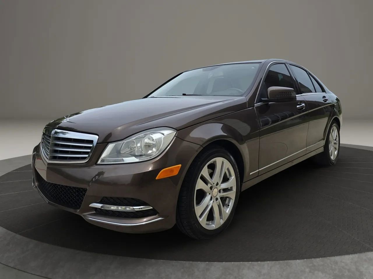 Used 2013 Mercedes-Benz C 250 Sedan image 5