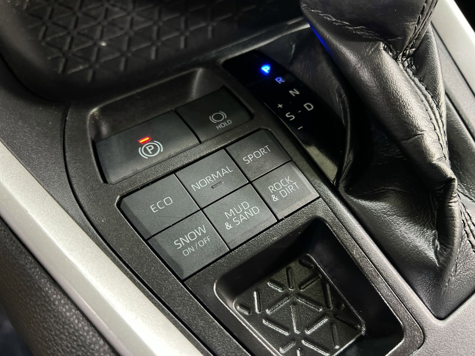 Used 2024 Toyota RAV4 XLE image 36