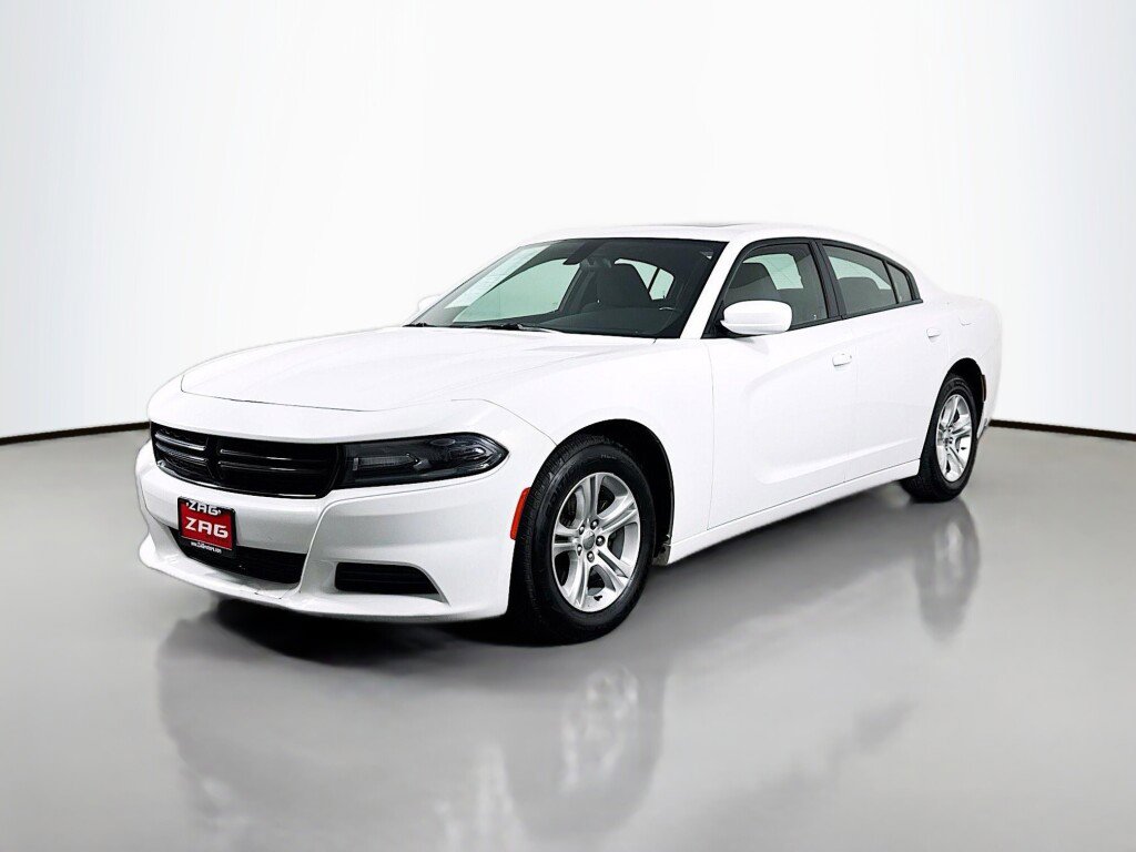 Used 2019 Dodge Charger SXT image 1