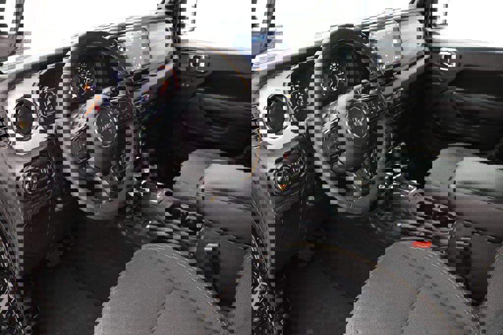 Used 2024 Jeep Wrangler Sport S image 13